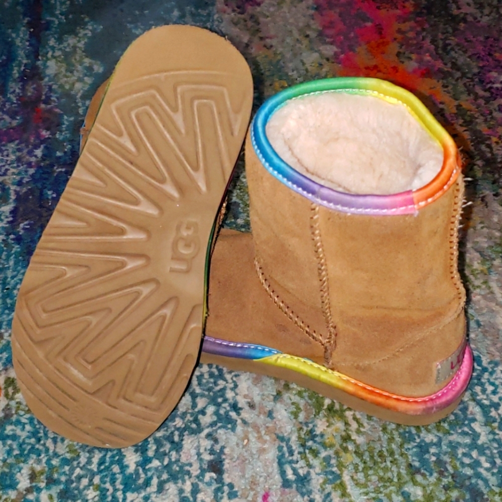 UGGS girls boots